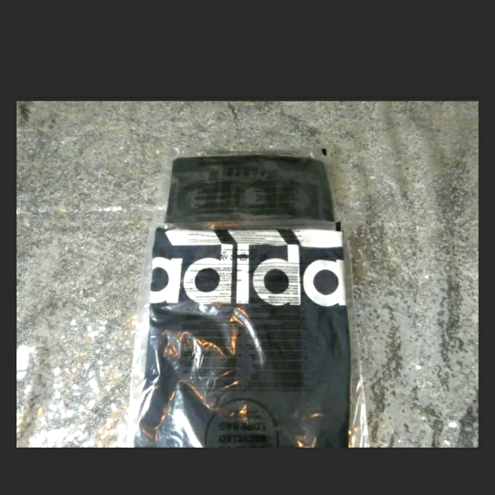 *New* Men's Adidas large print logo tee Drk Grey M